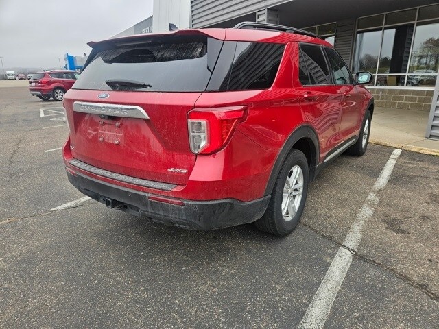 2023 Ford Explorer XLT photo 2