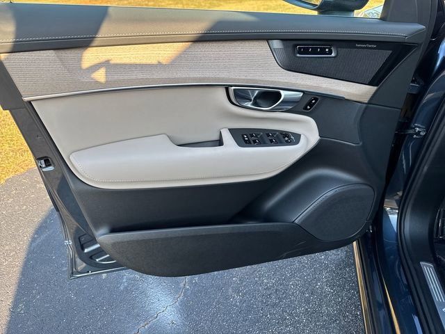 2026 Volvo XC90 Plus - Photo 13