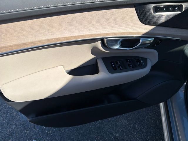 2026 Volvo XC90 Plus - Photo 14