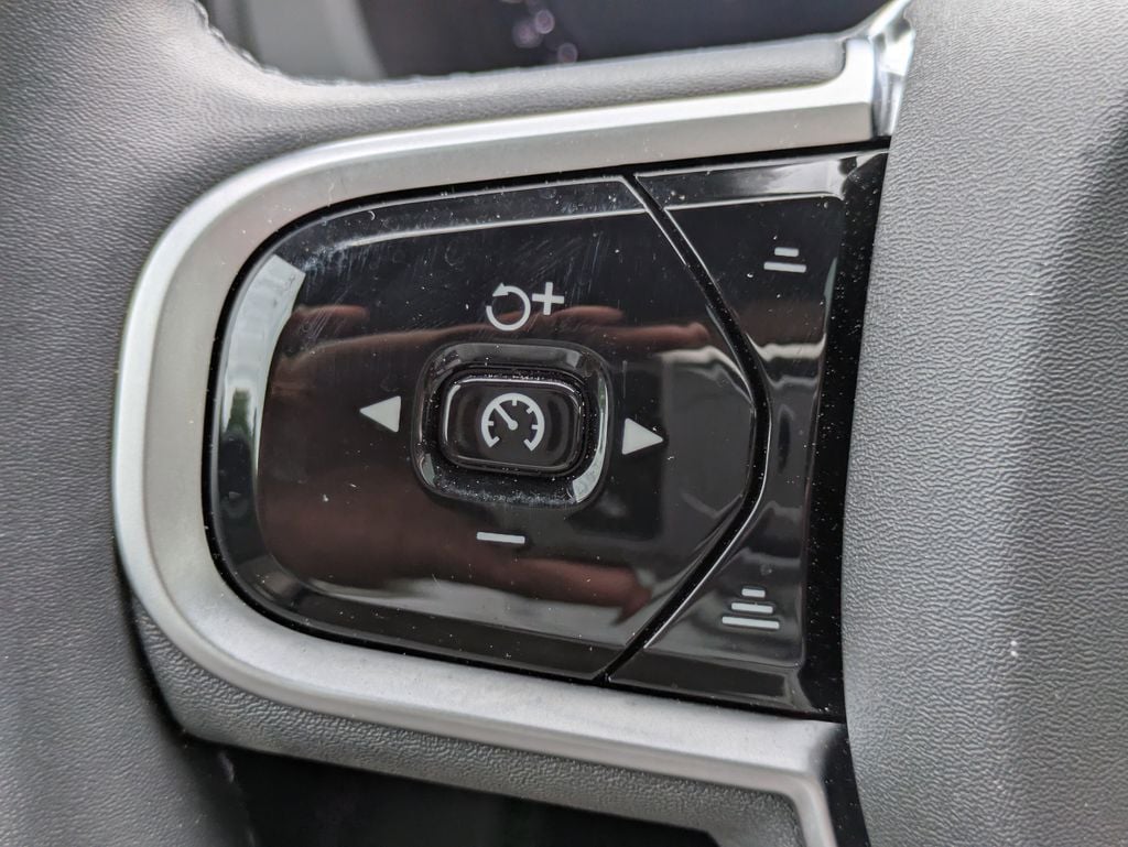 2026 Volvo XC60 Plus - Photo 28