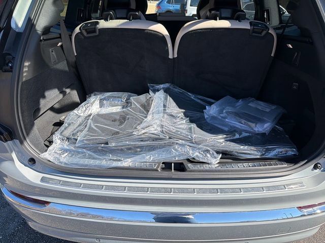 2026 Volvo XC90 Plus - Photo 28