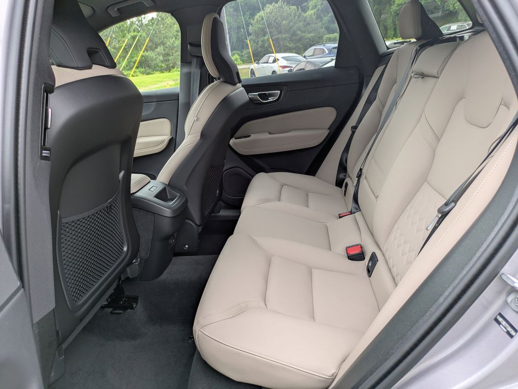 2026 Volvo XC60 Plus - Photo 15