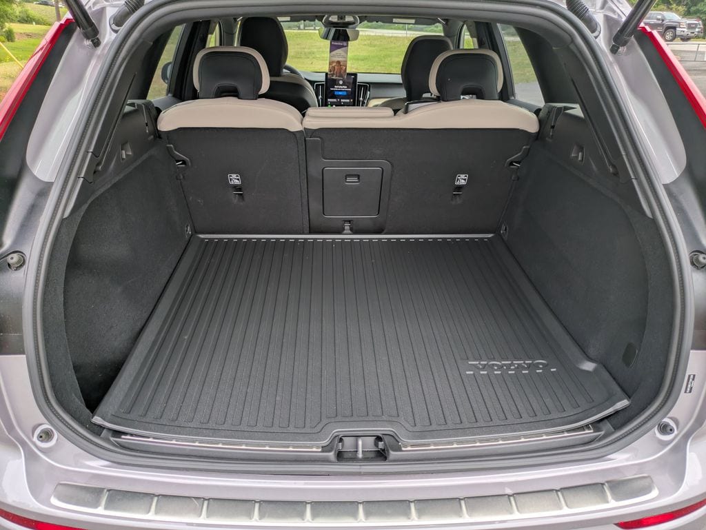 2026 Volvo XC60 Plus - Photo 13