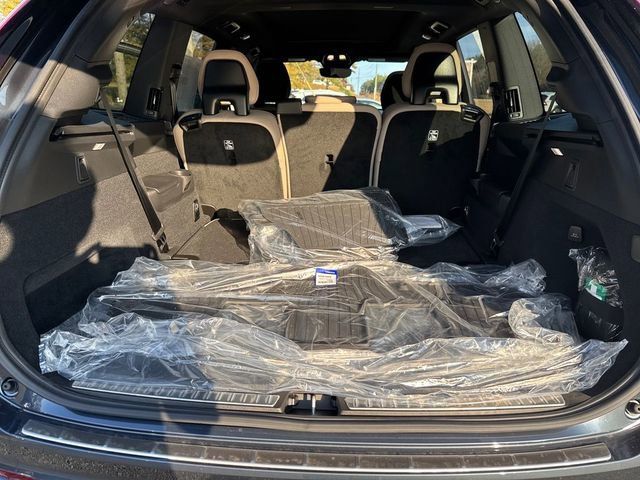 2026 Volvo XC90 Plus - Photo 29