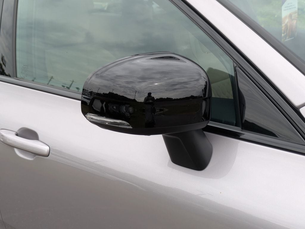 2026 Volvo XC60 Plus - Photo 12