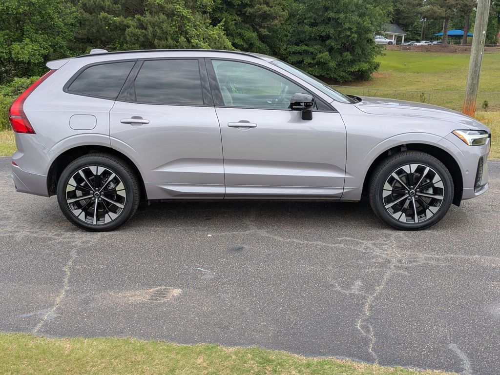 2026 Volvo XC60 Plus - Photo 7