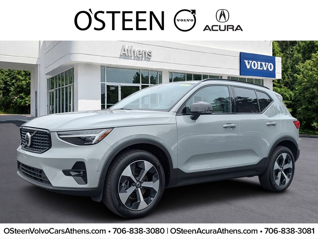 2026 Volvo XC40 B5 Plus Dark AWD's photo