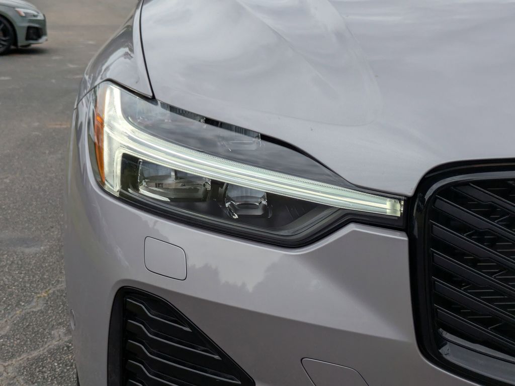 2026 Volvo XC60 Plus - Photo 10
