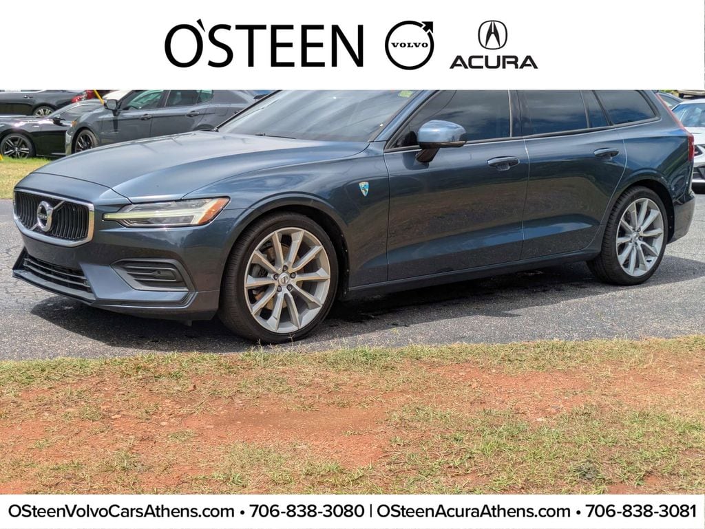 2020 Volvo V60 T5 Momentum's photo