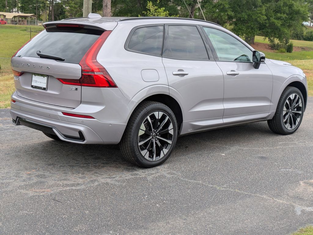 2026 Volvo XC60 Plus - Photo 6
