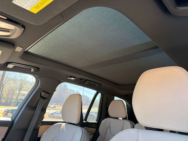 2026 Volvo XC90 Plus - Photo 26