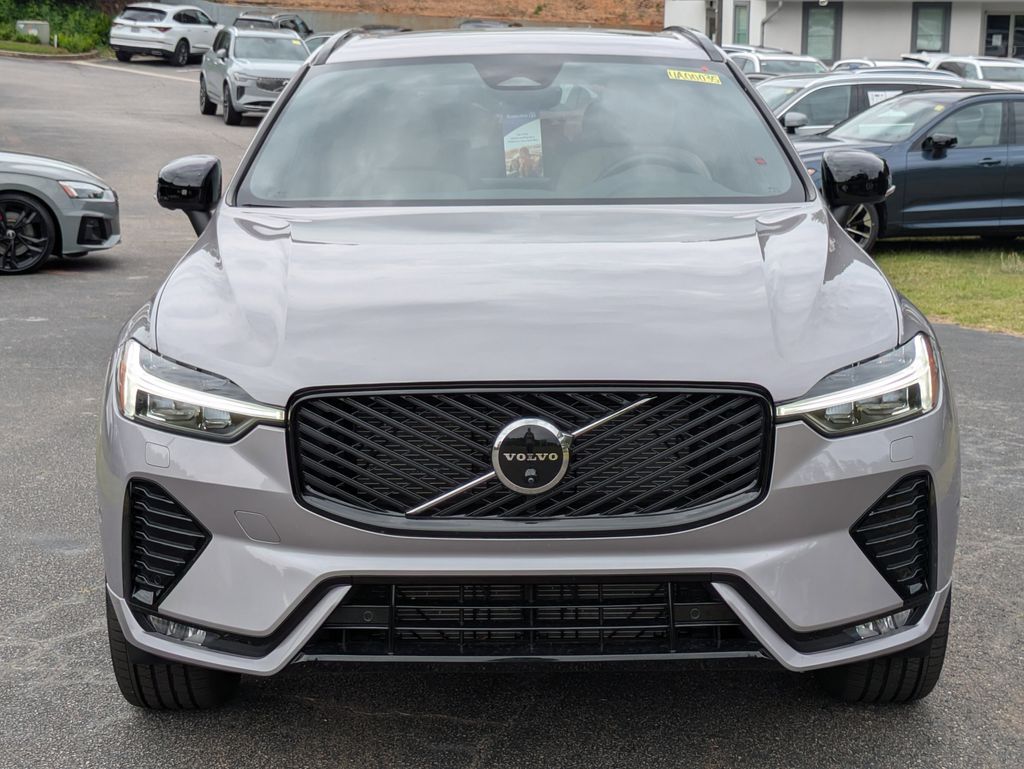 2026 Volvo XC60 Plus - Photo 9