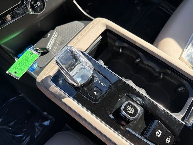 2026 Volvo XC90 Plus - Photo 29