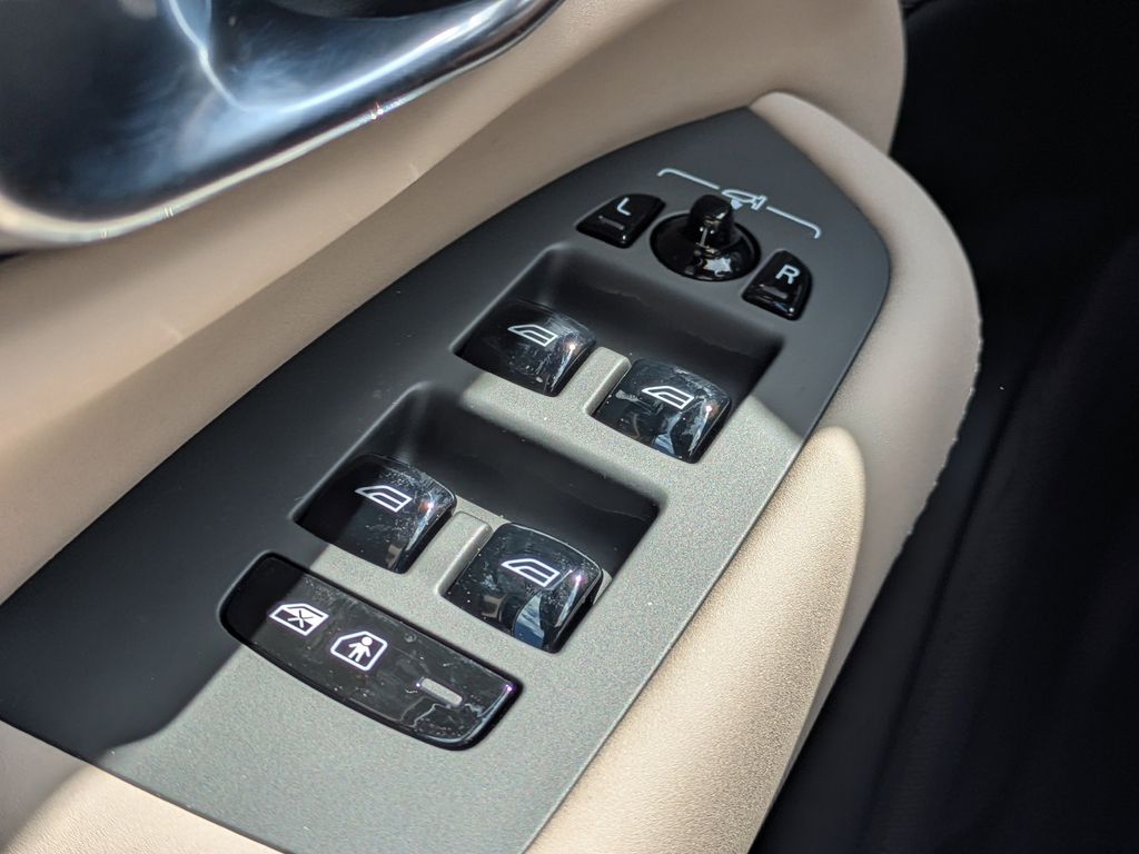 2026 Volvo XC90 Ultra - Photo 27