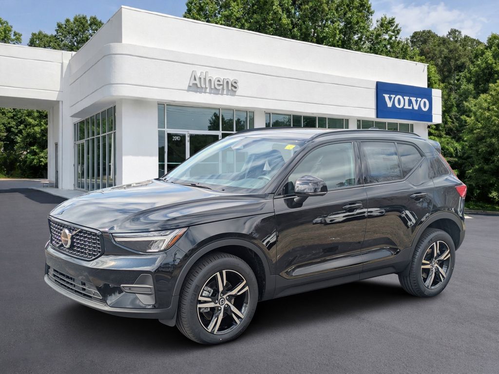 2026 Volvo XC40 B5 Core Dark AWD's photo