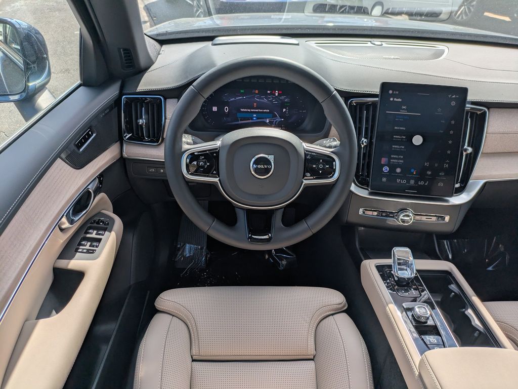 2026 Volvo XC90 Ultra - Photo 18