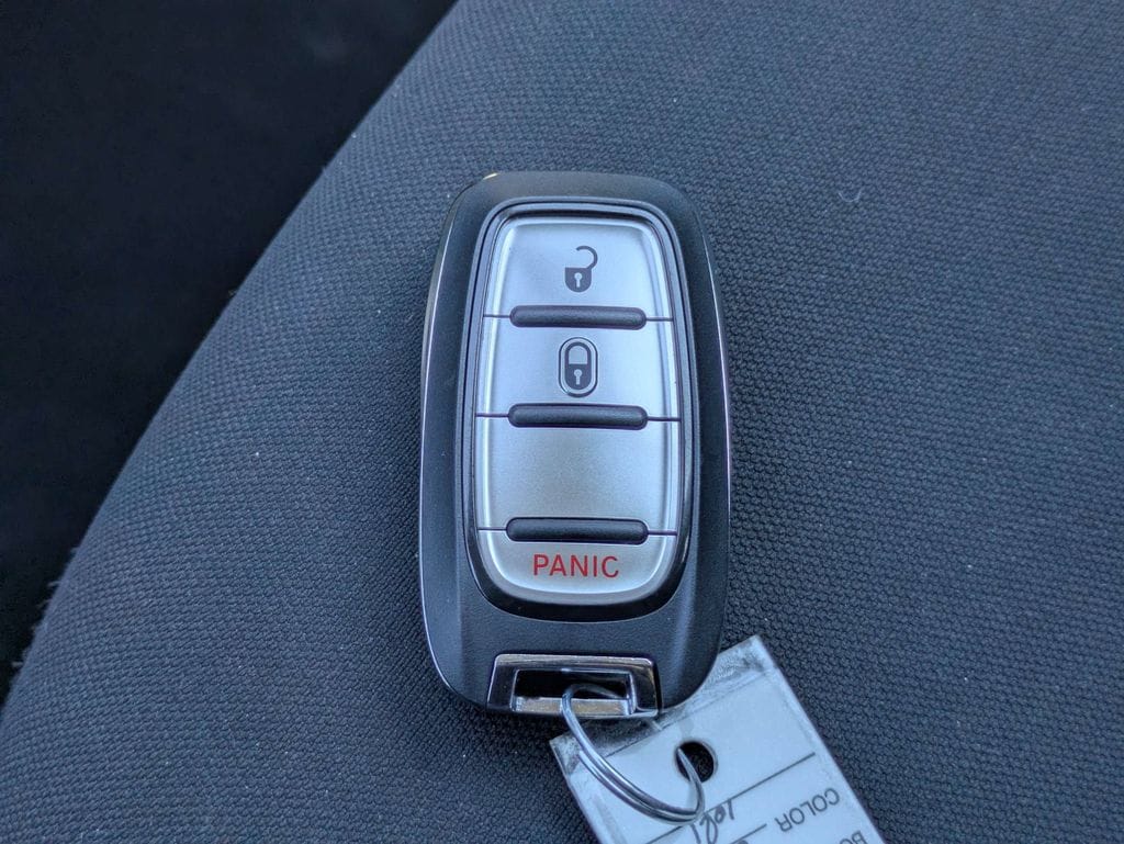 2023 Chrysler Voyager LX - Photo 31