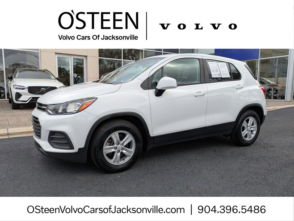 2020 Chevrolet Trax LS's photo