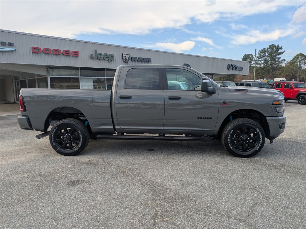 New 2026 Ram 2500 BIG HORN CREW CAB 4X4 6'4 BOX Pickup