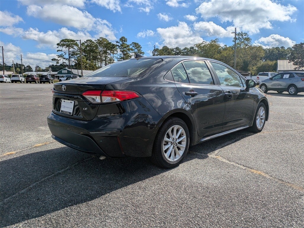 2021 Toyota Corolla LE Premium photo 4
