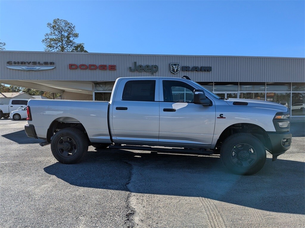 2026 Ram 3500 Tradesman photo 3
