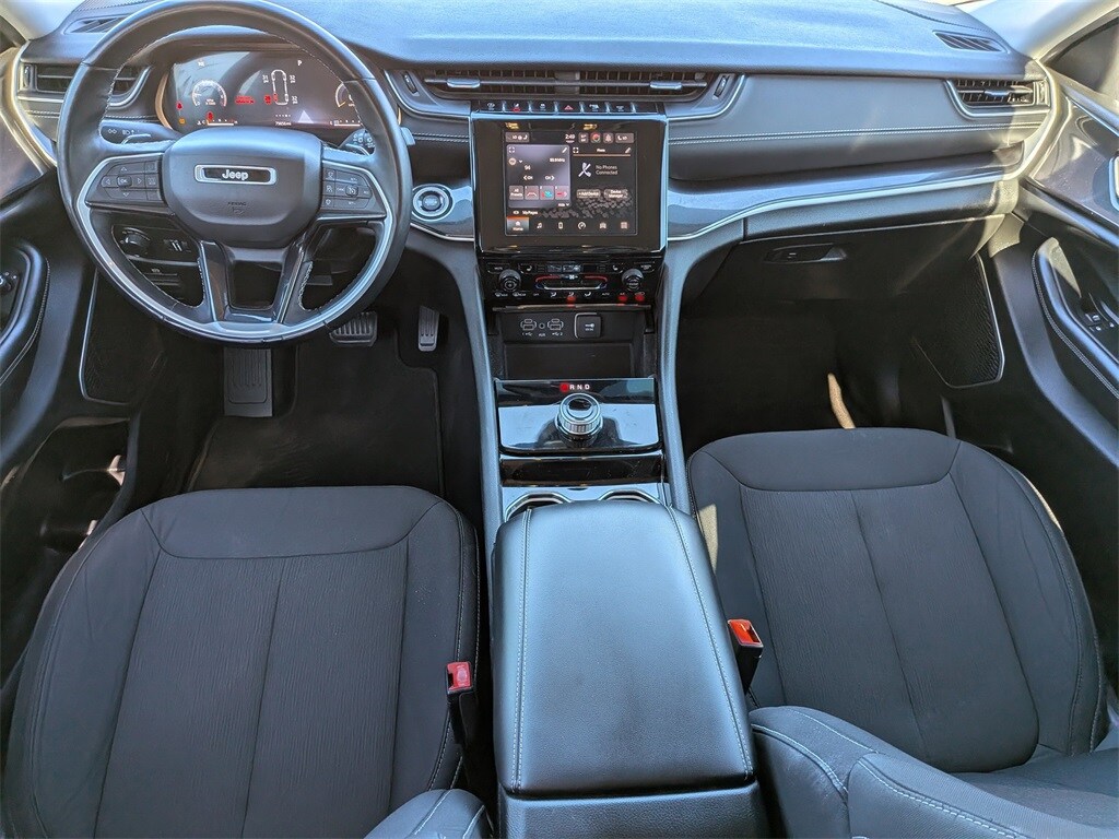 2021 Jeep Grand Cherokee Laredo photo 2