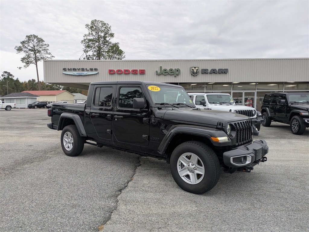 2022 Jeep Gladiator Sport S's photo