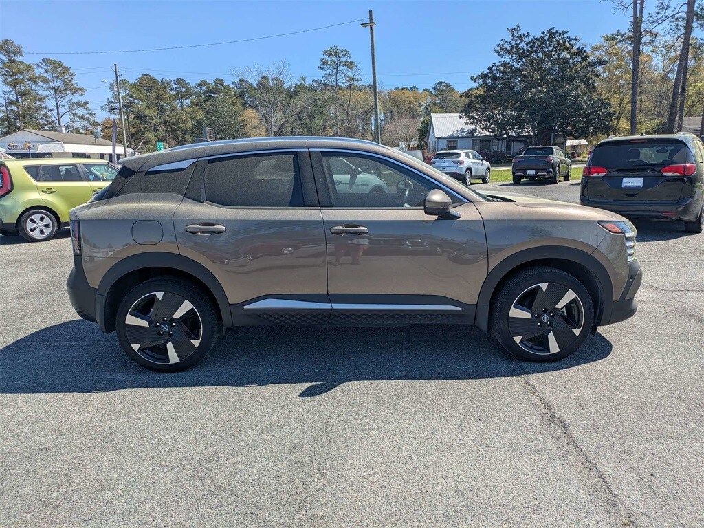 Used 2025 Nissan Kicks SR SUV