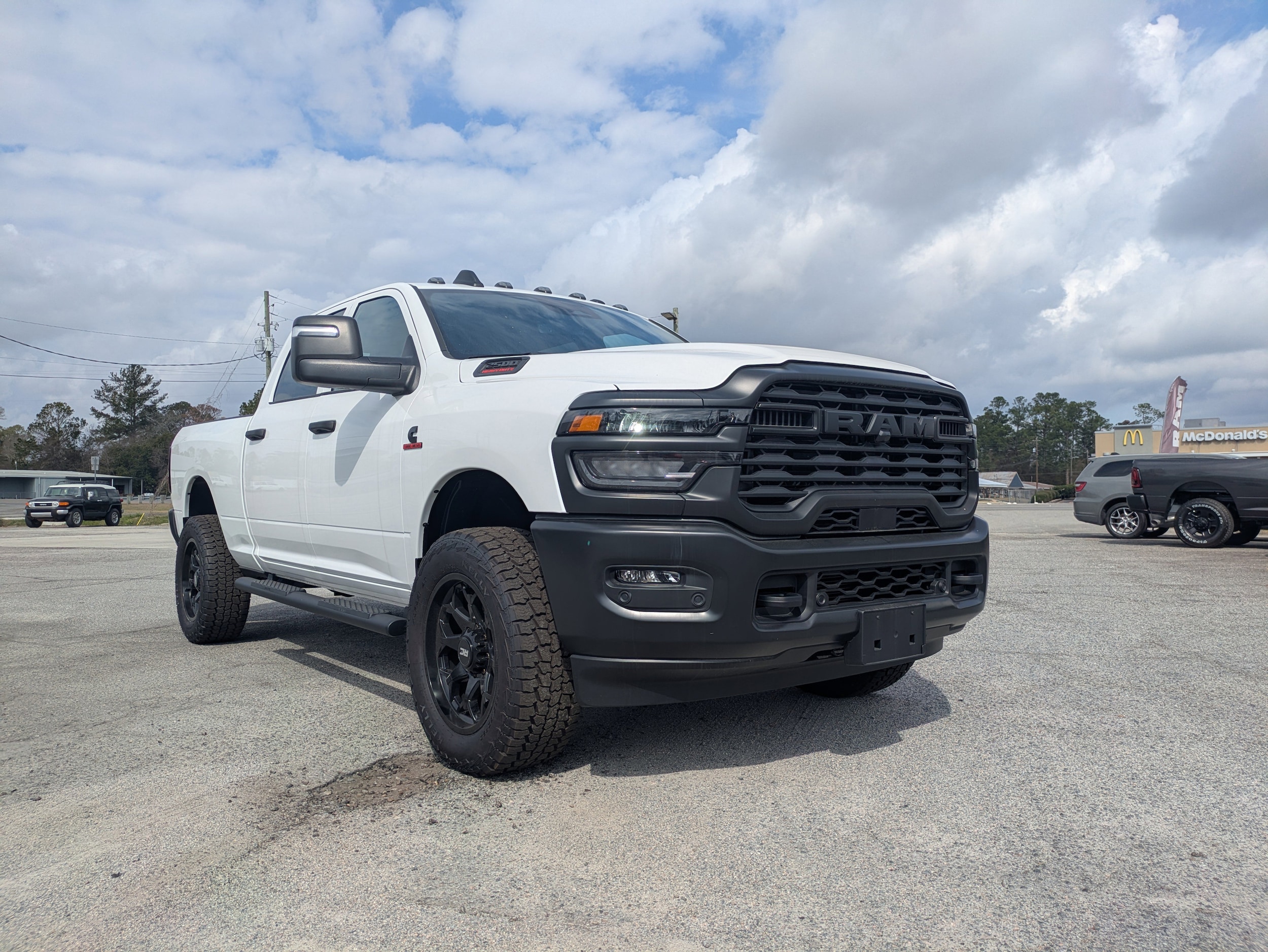 2025 RAM 2500 Tradesman - Photo 8
