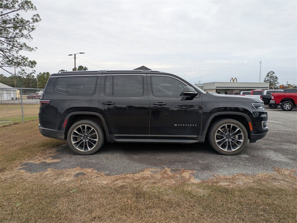 2022 Jeep Wagoneer Series II photo 2