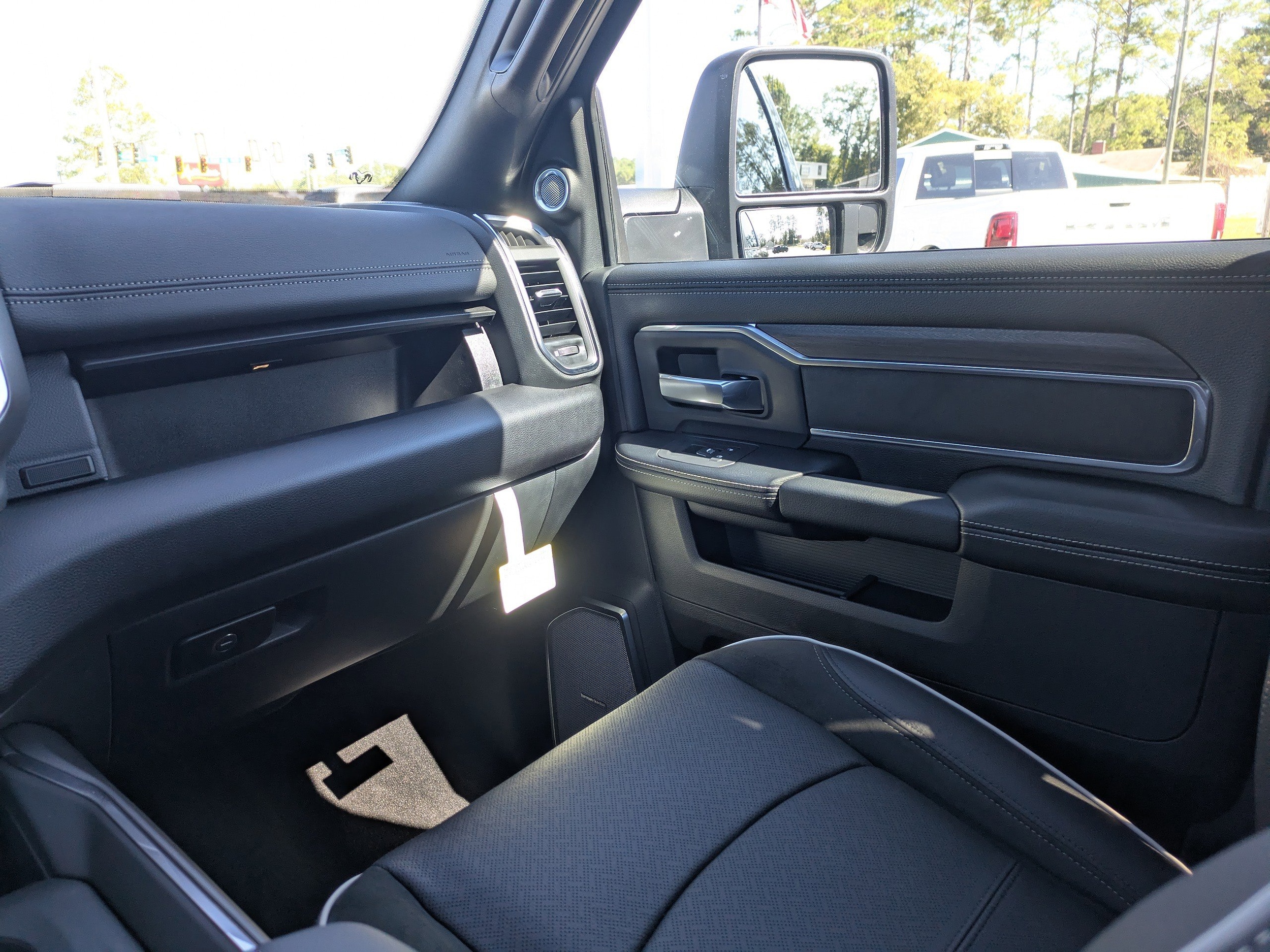 2026 RAM 2500 Laramie - Photo 20