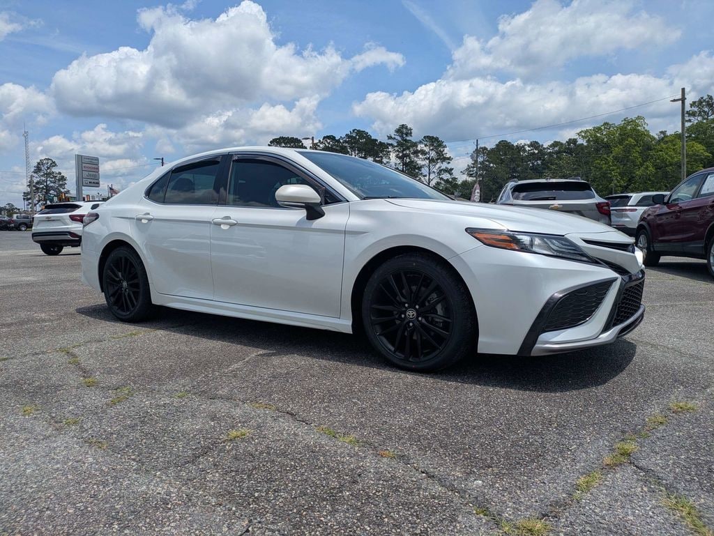 Used 2022 Toyota Camry Hybrid XSE Sedan