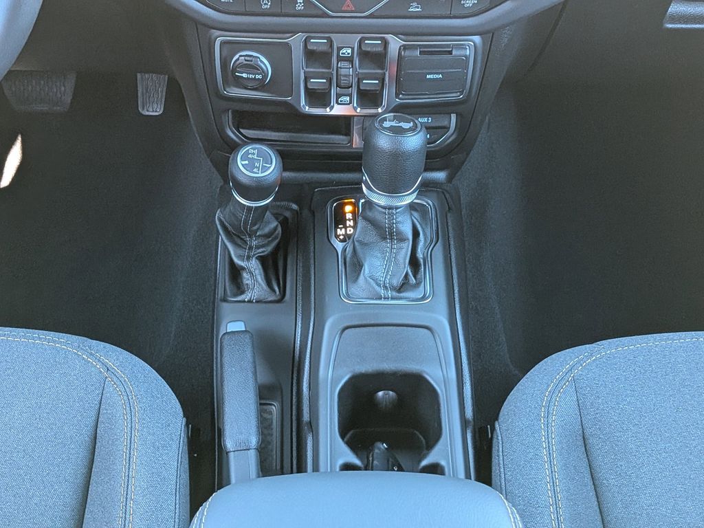 2026 Jeep Wrangler 4-Door Sahara - Photo 19
