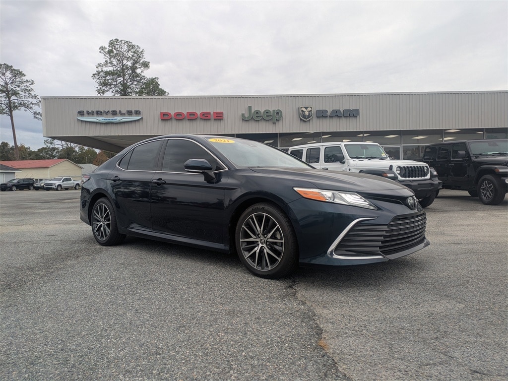 2021 Toyota Camry XLE's photo