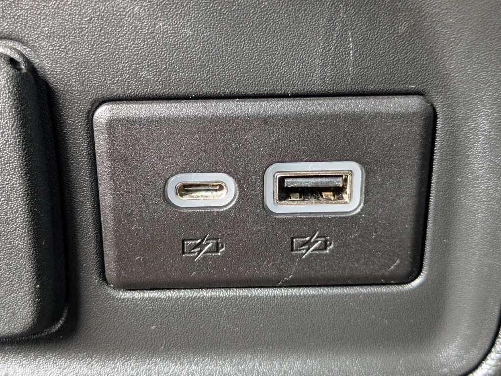 2023 GMC Acadia AT4 - Photo 17