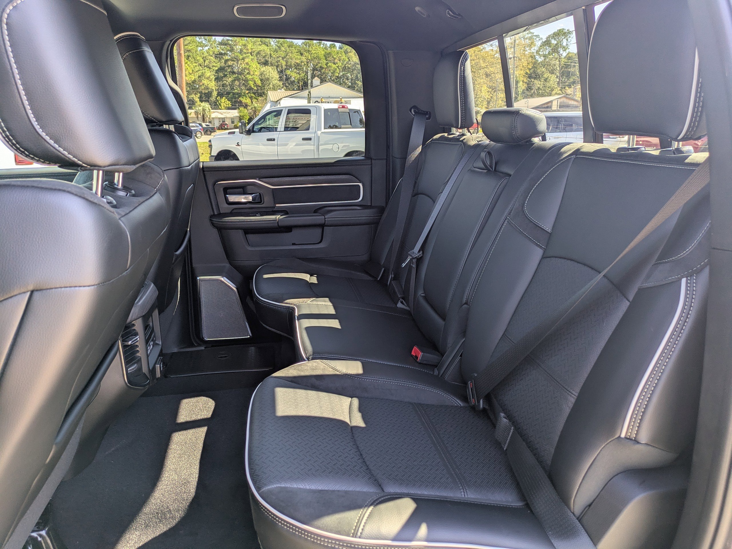 2026 RAM 2500 Laramie - Photo 15