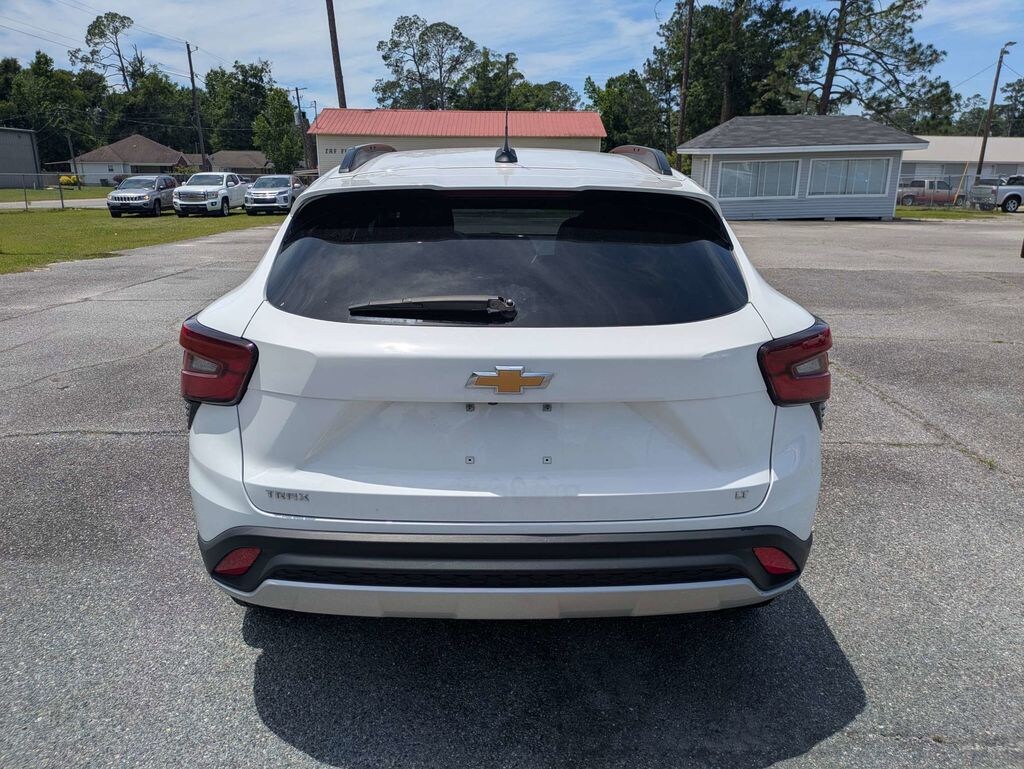 Used 2025 Chevrolet Trax LT SUV