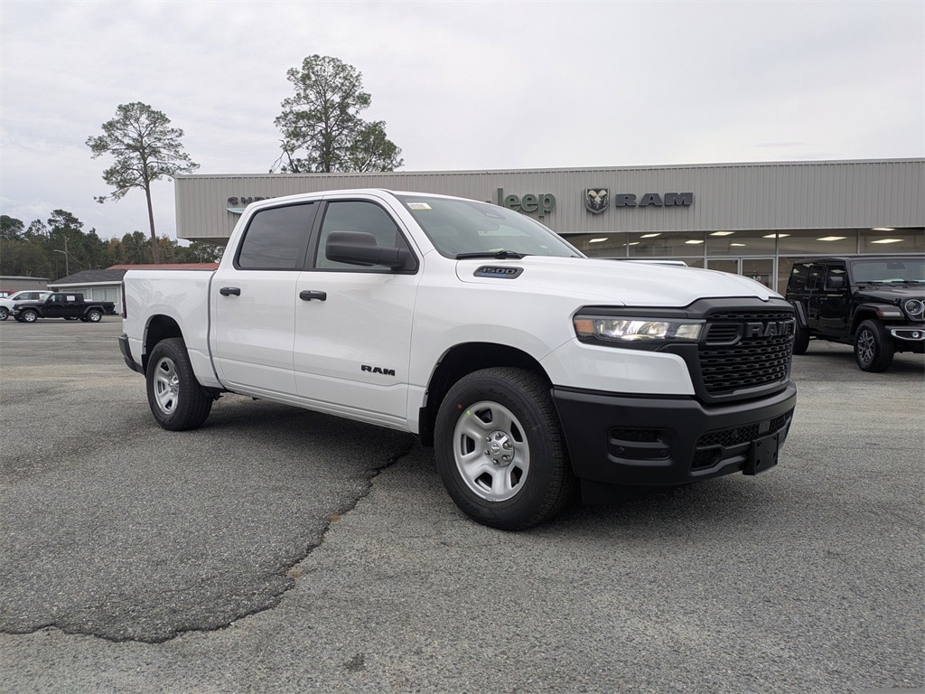 New 2026 Ram 1500 TRADESMAN CREW CAB 4X2 5'7 BOX Pickup
