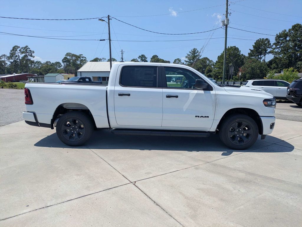 New 2026 Ram 1500 EXPRESS CREW CAB 4X4 5'7 BOX Pickup