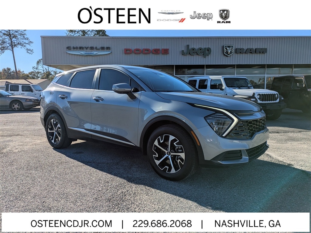 2024 Kia Sportage EX's photo