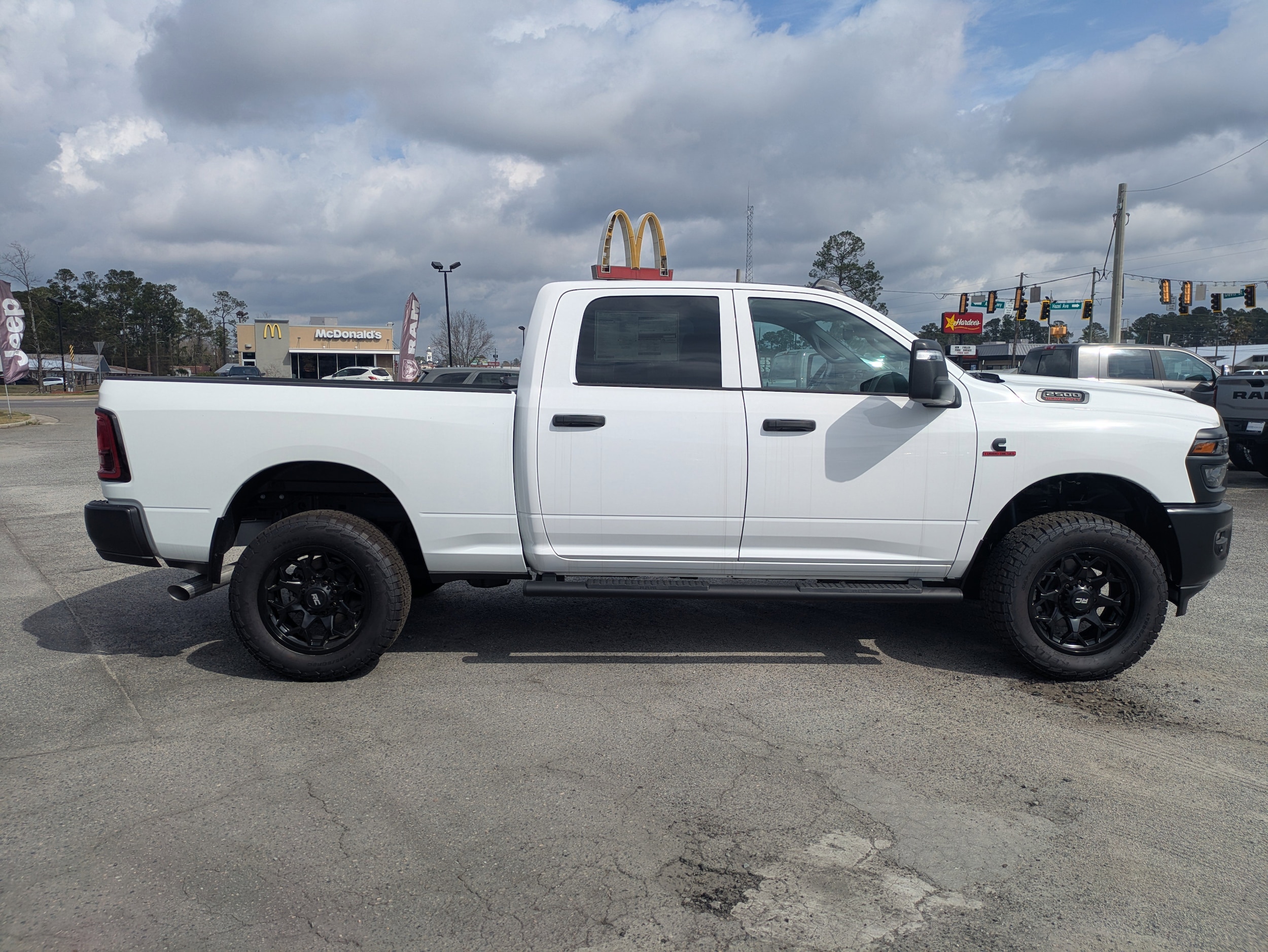2025 RAM 2500 Tradesman - Photo 7