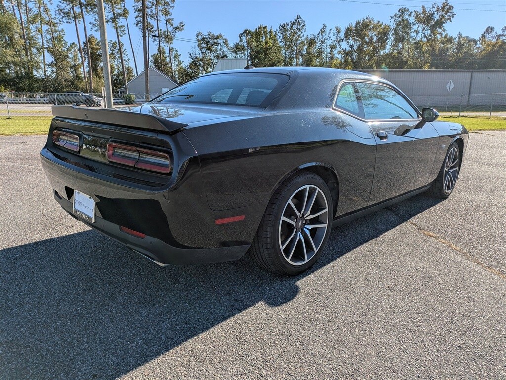 2023 Dodge Challenger R/T photo 4