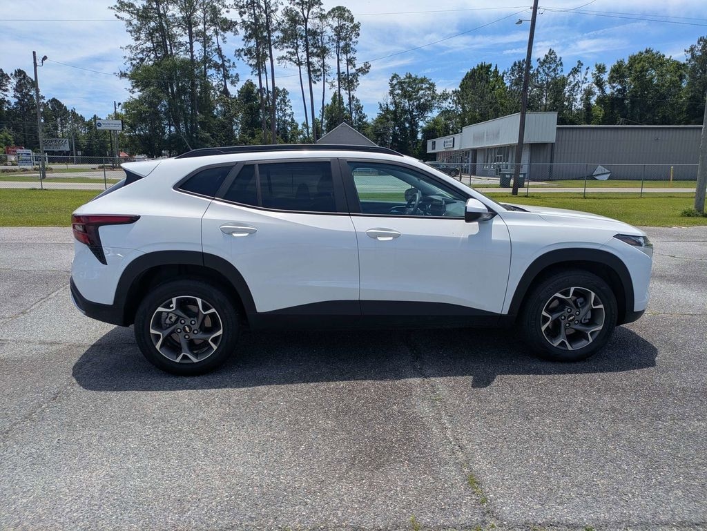 Used 2025 Chevrolet Trax LT SUV
