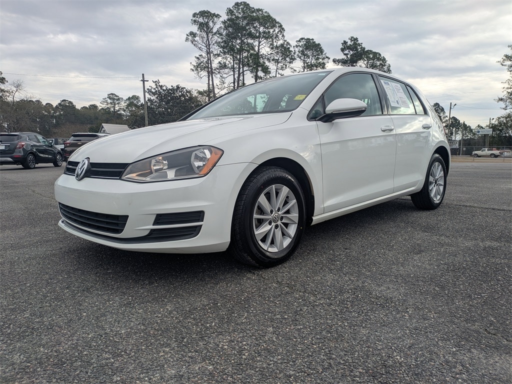 Used 2017 Volkswagen Golf TSI S 4-Door Hatchback