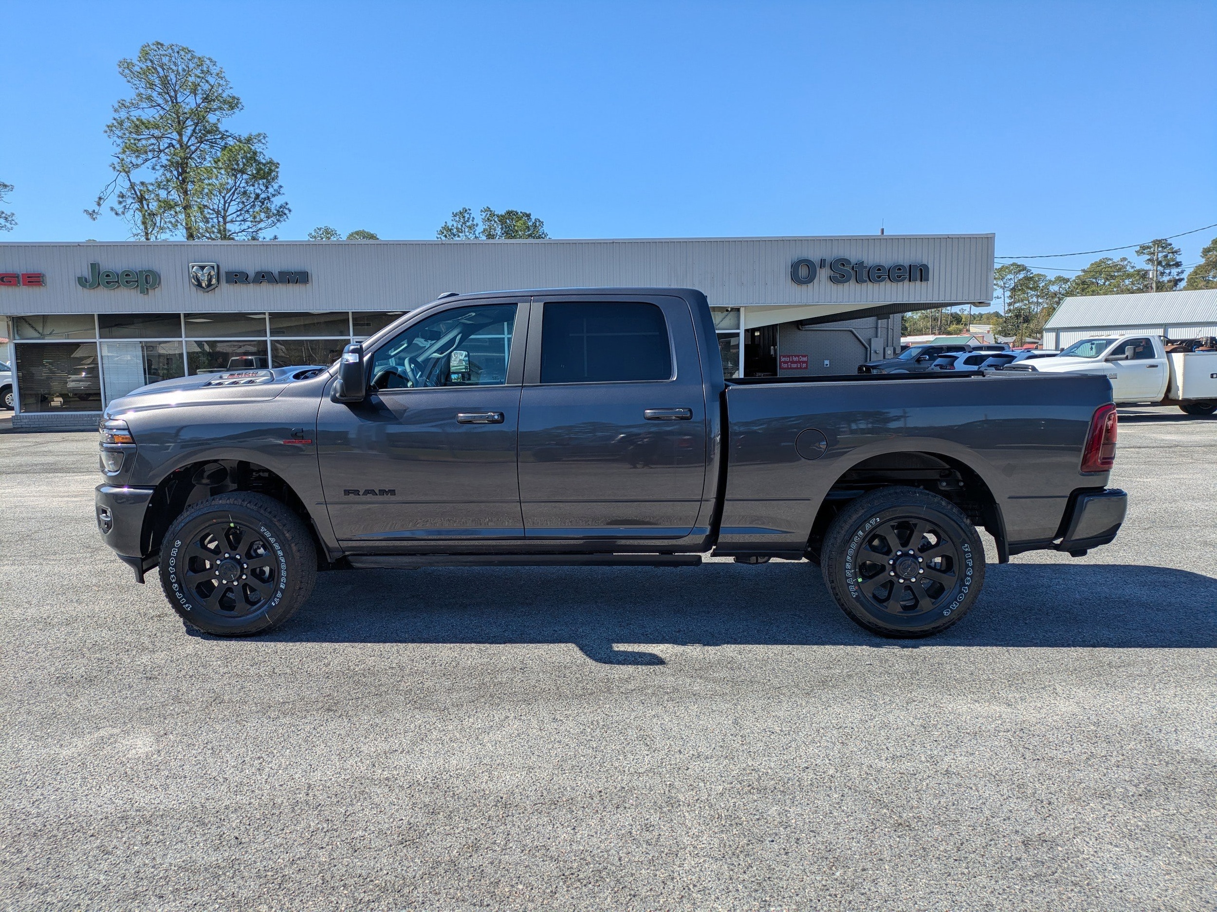 2026 RAM 2500 Laramie - Photo 8