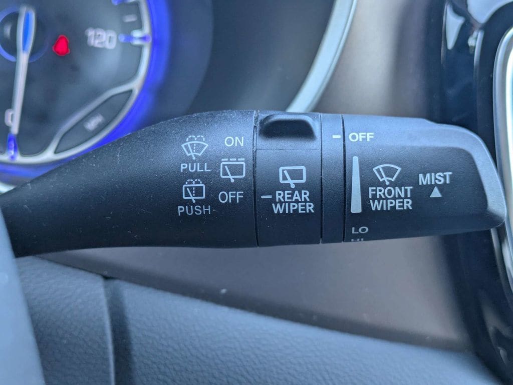 2023 Chrysler Voyager LX - Photo 27