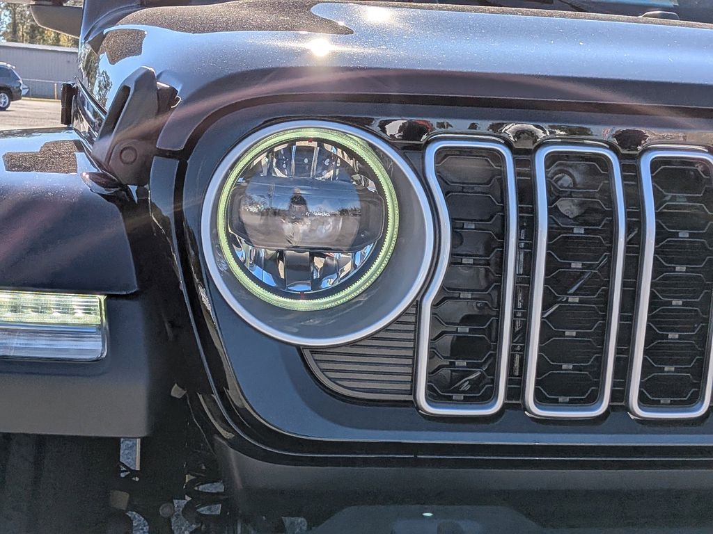 2026 Jeep Wrangler 4-Door Sahara - Photo 10