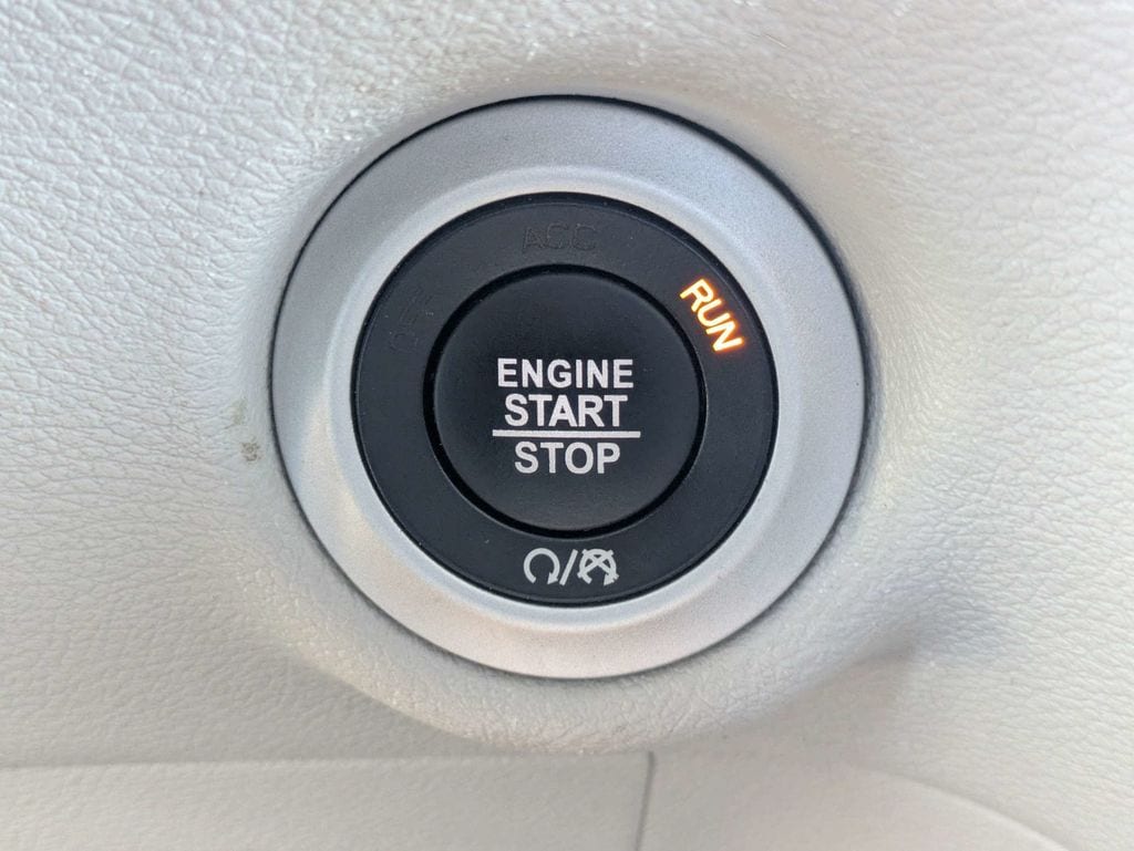 2023 Chrysler Voyager LX - Photo 32