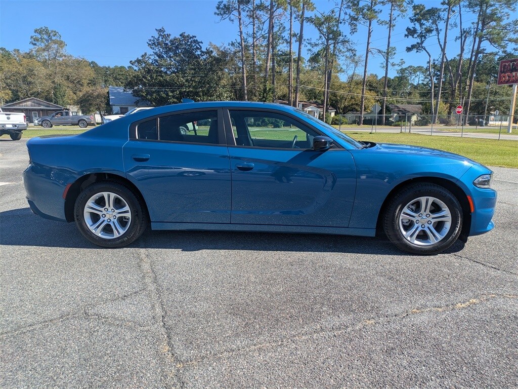 2023 Dodge Charger SXT photo 3