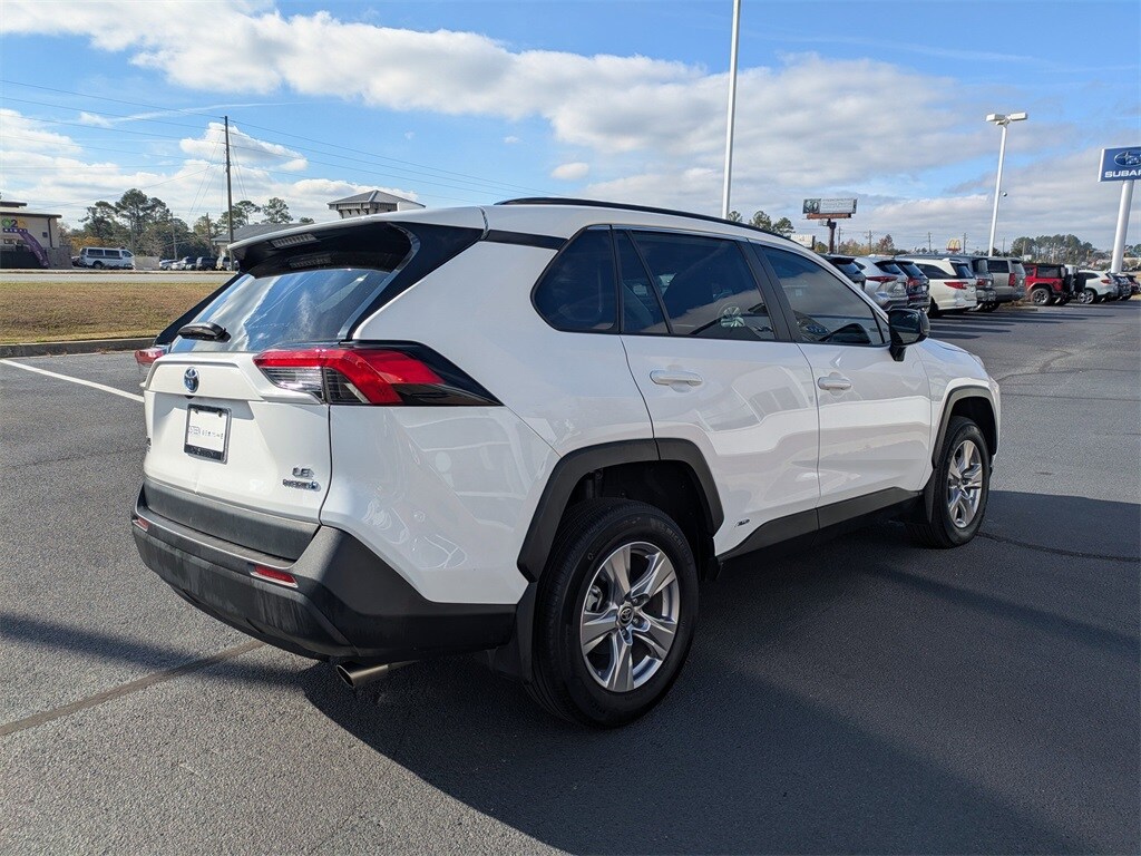 2024 Toyota RAV4 Hybrid LE photo 3